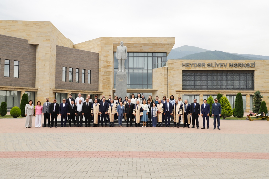 Mingəçevir Dövlət Universitetinin Elmi Şurasının Şəkidə iclası keçirilib: Tələbələrə əlavə təqaüdlərin verilməsi və differensial əmək haqqı sisteminə keçidlə bağlı qərarlar qəbul edilib