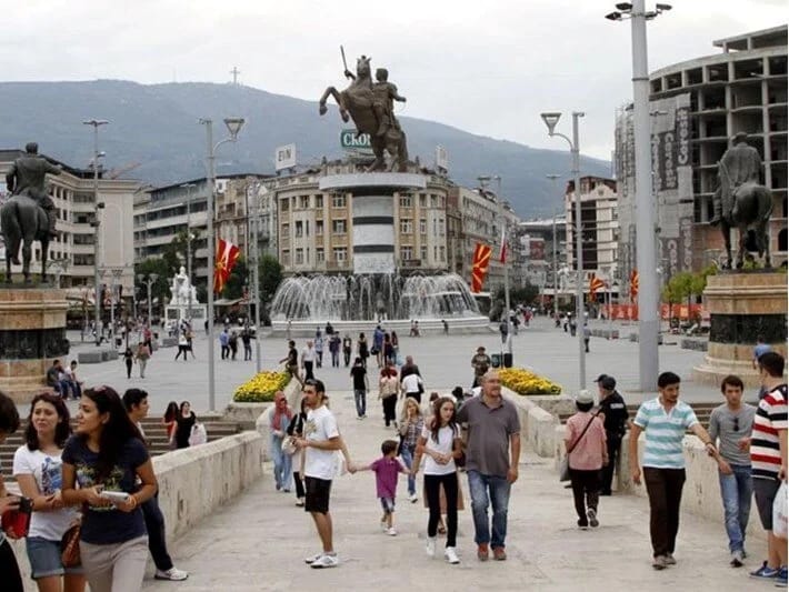 Şimali Makedoniyada subaylardan vergi tutulacaq