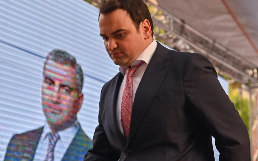 Samvel Karapetyanın qardaşı oğlu evində axtarışlardan sonra polisə bölməsinə aparılıb