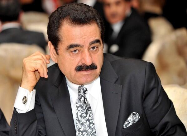 Tatlısəs bina tikdirir - Hər qızına 5 mənzil verəcək