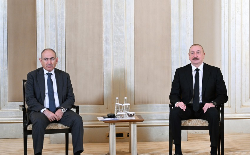 İlham Əliyevin Nikol Paşinyanla təkbətək formatda görüşü başlayıb - YENİLƏNİB