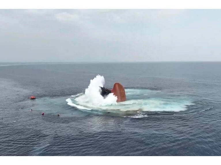 Husilər “Eternity C” gəmisinin tamamilə batdığını elan ediblər