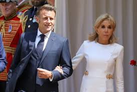 Makronun arvadının Britaniyadakı qəribə davranışının səbəbi məlum oldu: Faciə yaşayıbmış