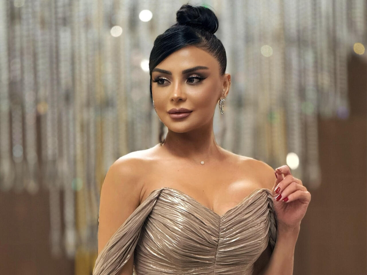 Vüsalə ad gününə göndərilən BAHALI hədiyyələri göstərdi - FOTO