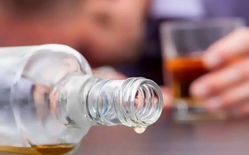 İranda alkoqollu içkilərdən ölənlərin sayı artıb