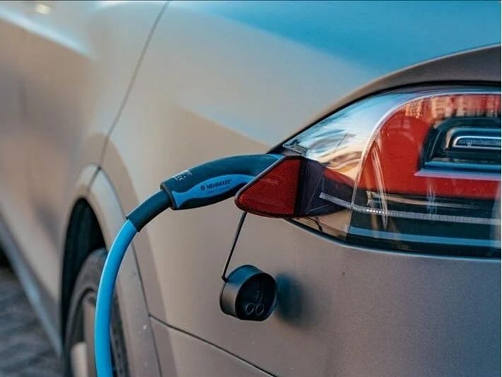 6 ayda 9,1 milyon elektromobil satılıb