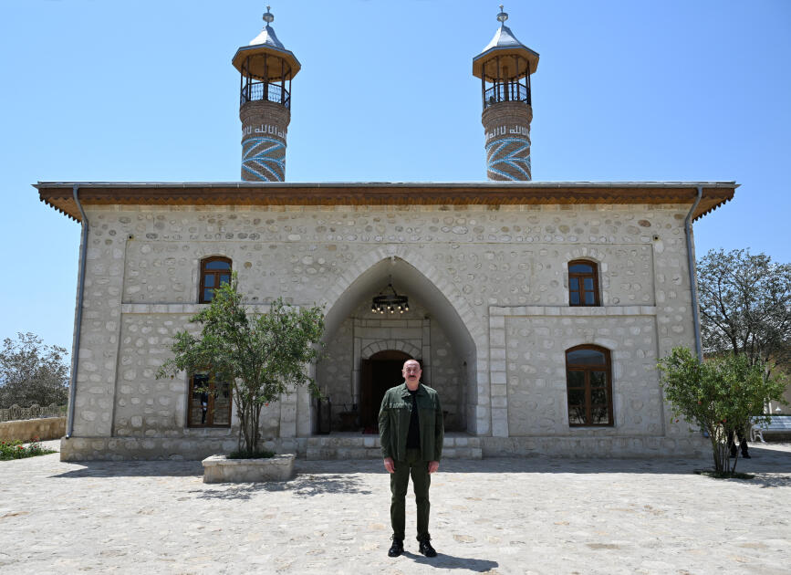 Prezident İlham Əliyev Ağdamın Qiyaslı kəndindəki tarixi məscidin binasının bərpadan sonra açılışında iştirak edib - FOTO