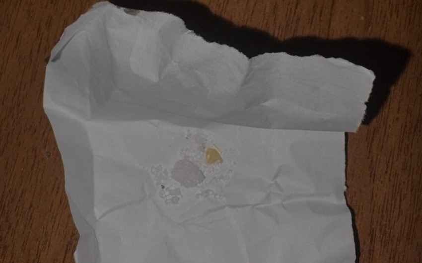 Bakıda ata həbsdəki oğluna narkotik vasitə gətirib