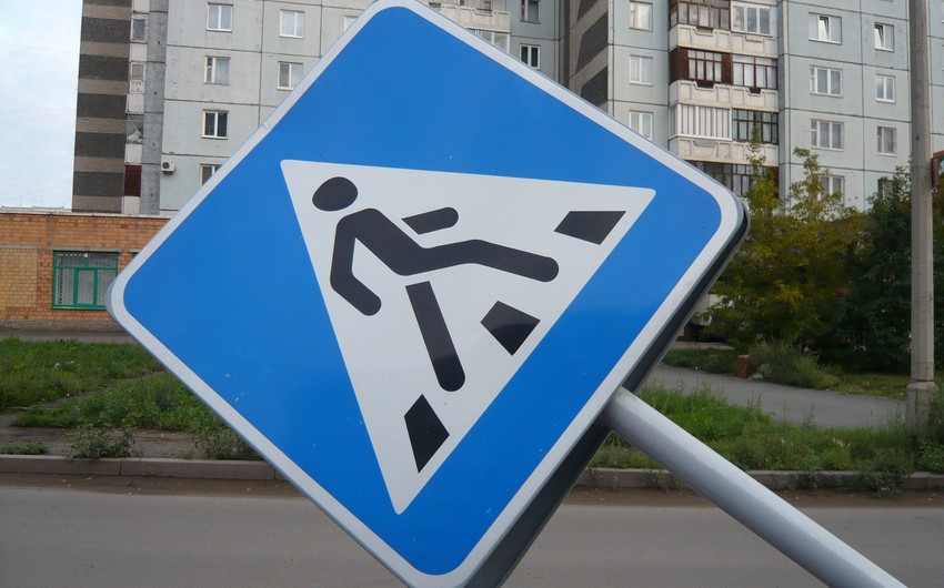 Mingəçevirdə avtomobil 67 yaşlı süpürgəçi qadını vurub