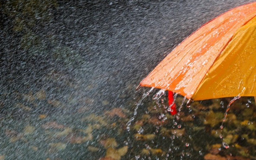 Bəzi dağlıq rayonlarda qısamüddətli leysan yağıb, şimşək çaxıb