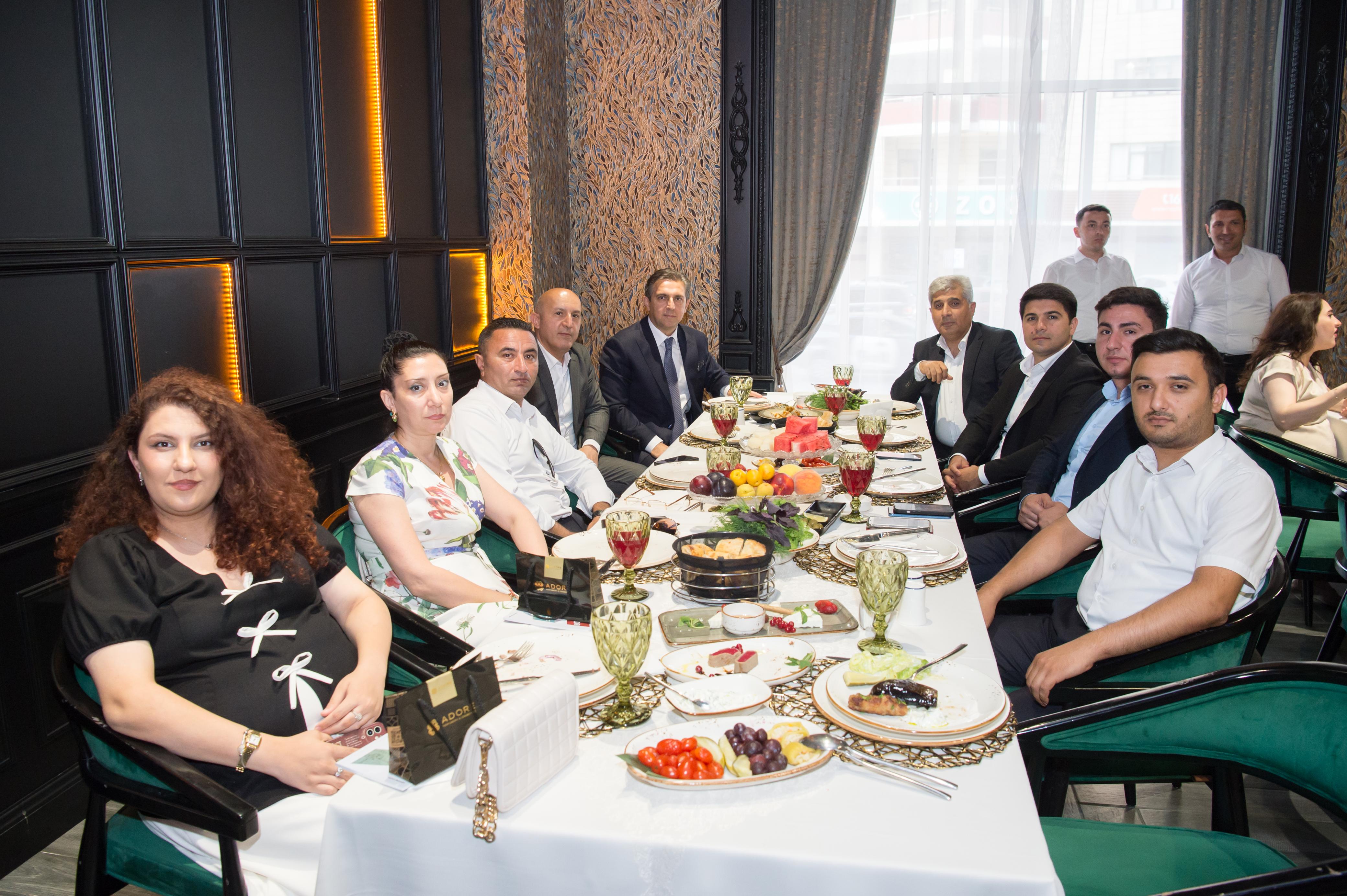 ADSEA jurnalistlərin 150 illik yubiley bayramını təbrik etdi - Fotolar