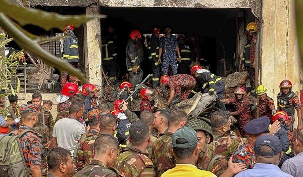 Banqladeşdə təyyarə qəzasında 25-i uşaq olmaqla 27 nəfər ölüb