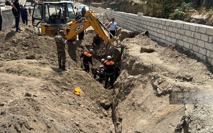 Sumqayıtda fəhlə dağıntılar altında qalıb