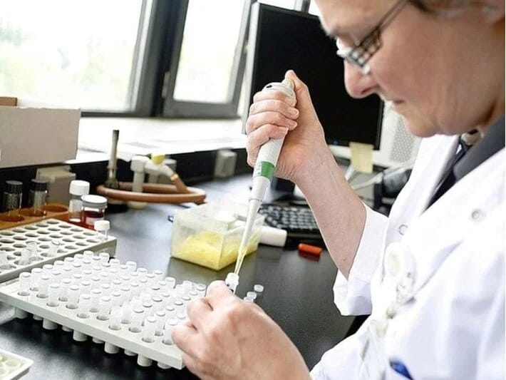 Antibiotiklərə davamlı bakteriyalar milyonlarla insanın ölümünə səbəb ola bilər