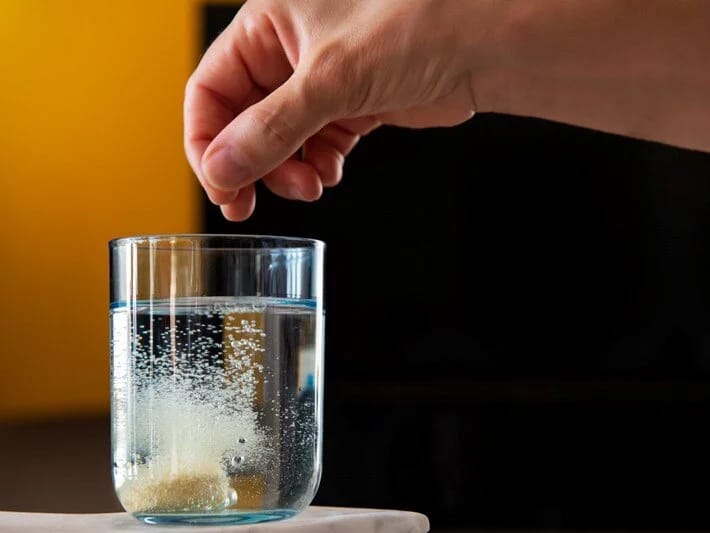 İş yoldaşına dəfələrlə həqiqət zərdabı içdirən şəxs həbs cəzasına məhkum edilib