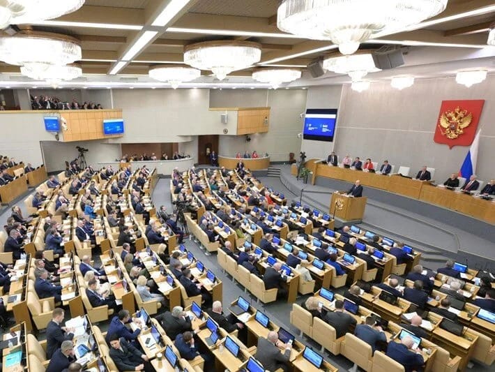 Rusiyalı deputat ölərkən 11 dəfə səs verib