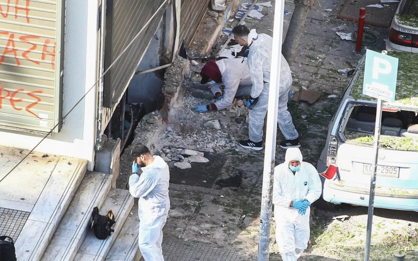 Salonikidə yaşayış binasında güclü partlayış olub, xəsarət alanlar var