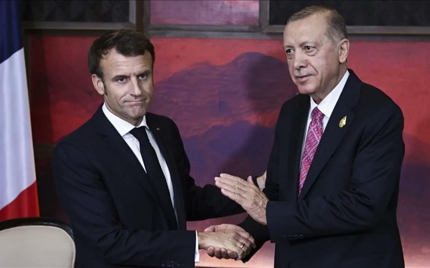 Makronla Ərdoğan Qəzzadakı vəziyyəti müzakirə ediblər