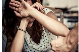 Bakıda kişi iki manata görə arvadını döydü