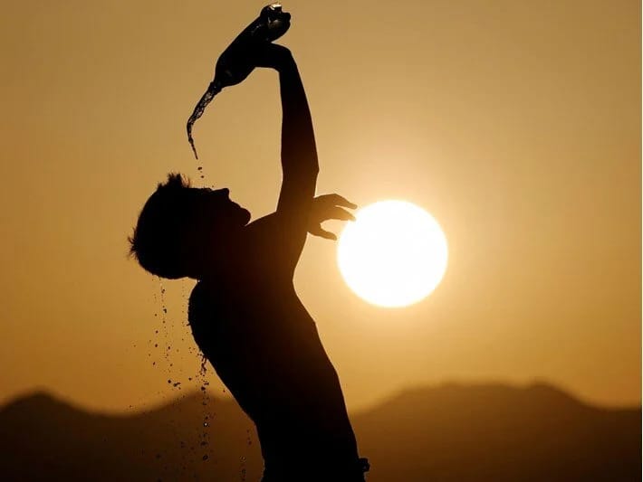 Həddindən artıq istilər səbəbindən İraqın 7 vilayəti rəsmi tətil elan edib