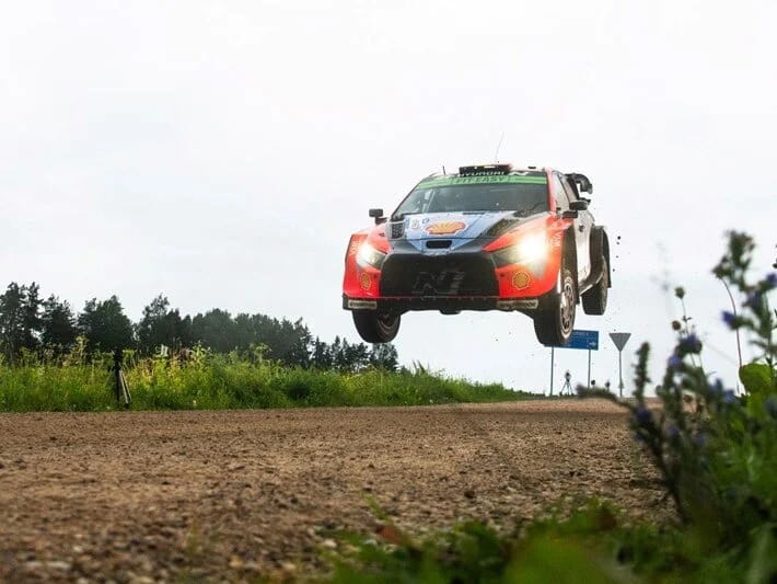 Avtomobil rallisi faciəsi: 2 tamaşaçı həlak olub