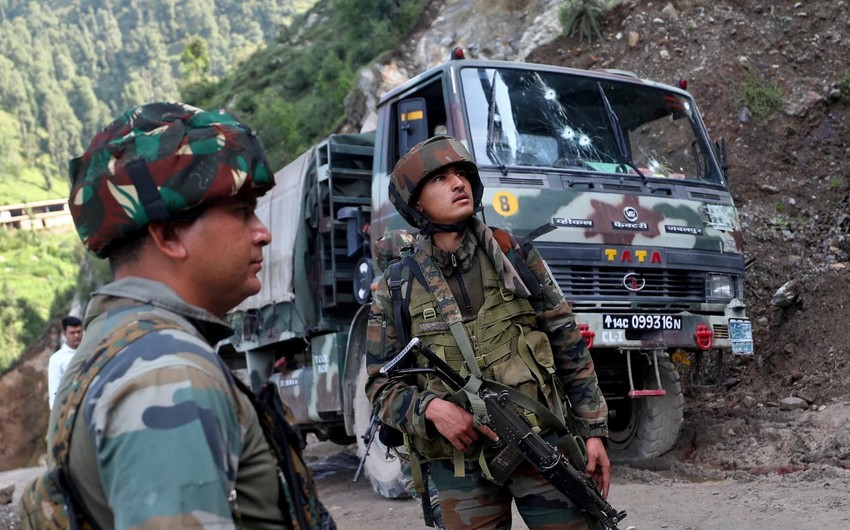 Kəşmirdə atışma olub: üç nəfər öldürülüb