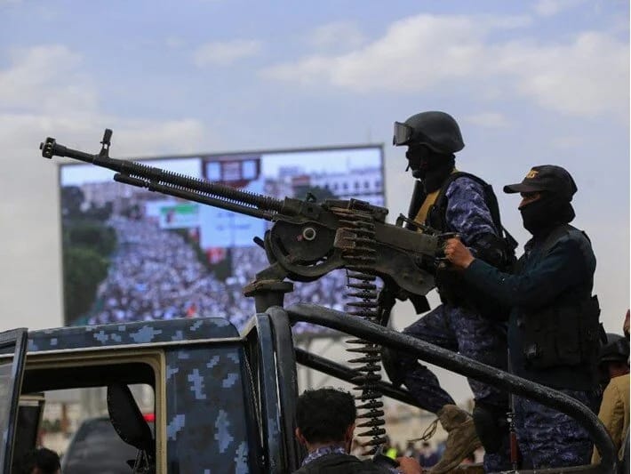 Husilər: İsraildəki Ben Qurion hava limanını ballistik raketlə hədəfə aldıq 