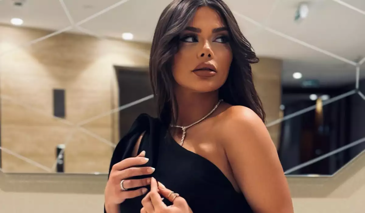 Aysun qızının üzünü göstərdi - FOTO