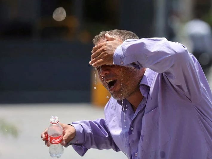 İranda dəhşətli isti: Dövlət müəssisələri bağlanıb