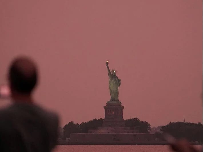 Kanadada meşə yanğınlarının tüstüsü Nyu Yorku bürüdü