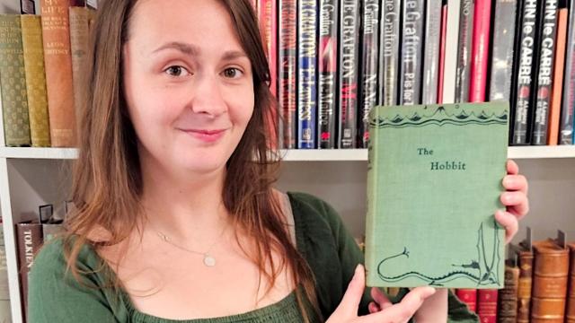 Təmizlik zamanı tapılan kitab 43 min funta satılıb