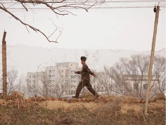 Şimali koreyalı bir kişi cənuba qaçdı