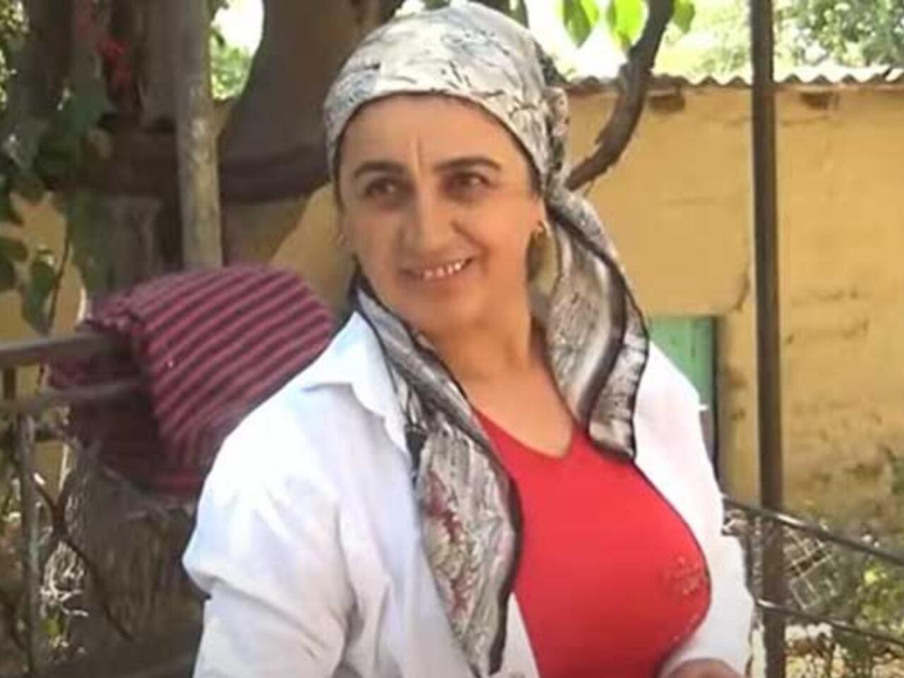 Cəlilabadlı qadın kəndə hücum edən çaqqalı əlləri ilə öldürdü - YENİLƏNİB - VİDEO