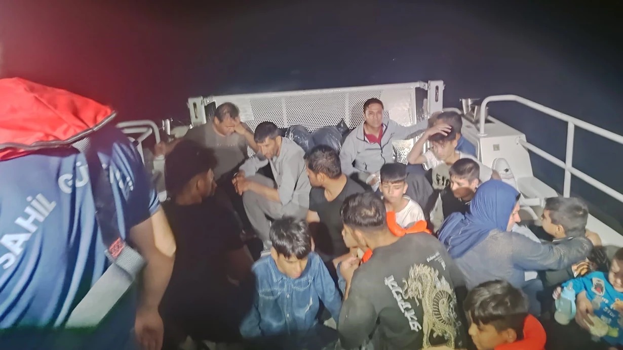 Türkiyədə 18-i uşaq olmaqla 32 qeyri-qanuni miqrant saxlanıldı