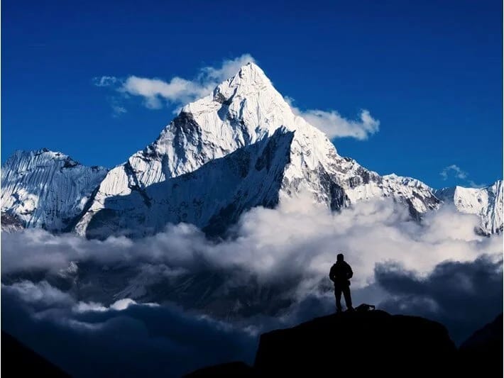 Everest zirvəsi üçün 10 ildən sonra bir ilk yaşanır