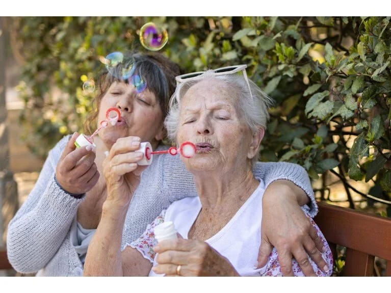 Dünyanın ən uzunömürlü ölkələri açıqlanıb