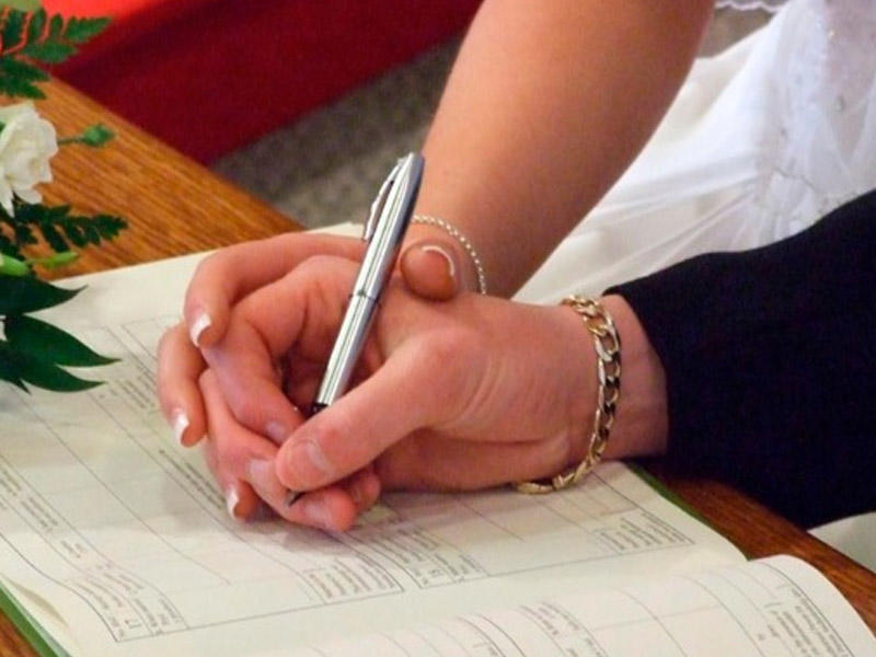 Qızları erkən yaşda nişanlayan valideynlər də CƏZALANDIRILCAQ – RƏSMİ