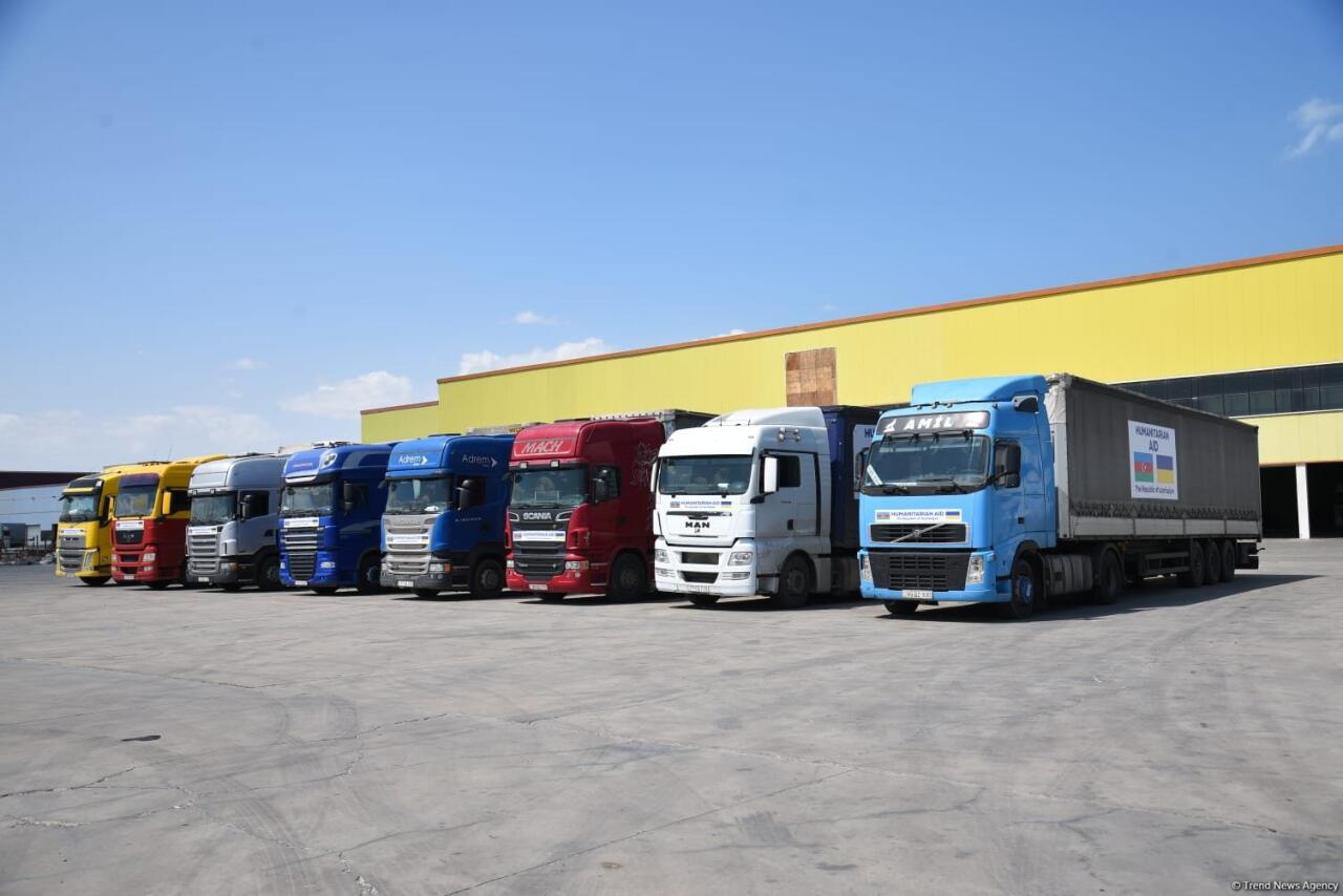 Azərbaycandan Ukraynaya elektrik avadanlıqlarından ibarət növbəti humanitar yardım yola salınıb - FOTOlar