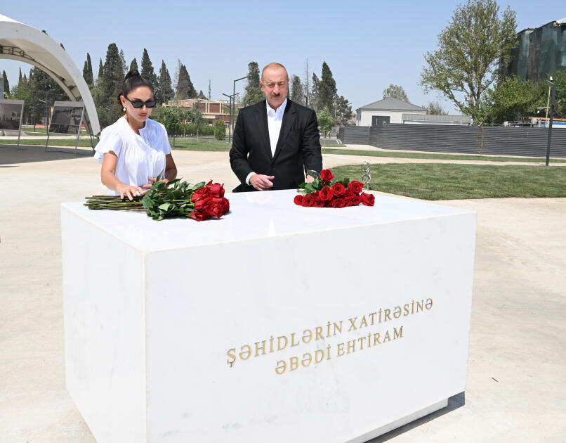 İlham Əliyev və Mehriban Əliyeva Gәncә Memorial Kompleksində görülən işlərlə tanış olublar - YENİLƏNİB