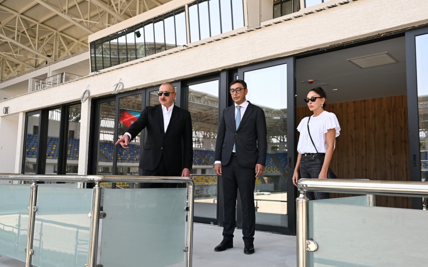 Prezident və birinci xanım Gəncə stadionunda tikinti işlərinin gedişi ilə tanış olublar - YENİLƏNİB