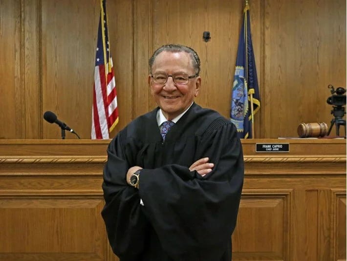 Dünya şöhrətli hakim dünyasını dəyişib