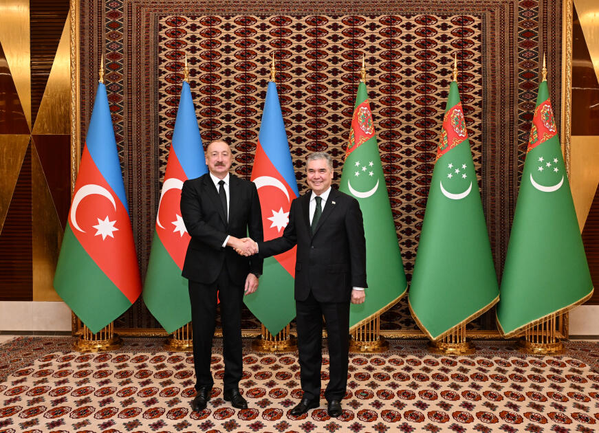 Prezident İlham Əliyevin Türkmənistan Xalq Məsləhətinin sədri ilə təkbətək görüşü başlayıb - FOTO