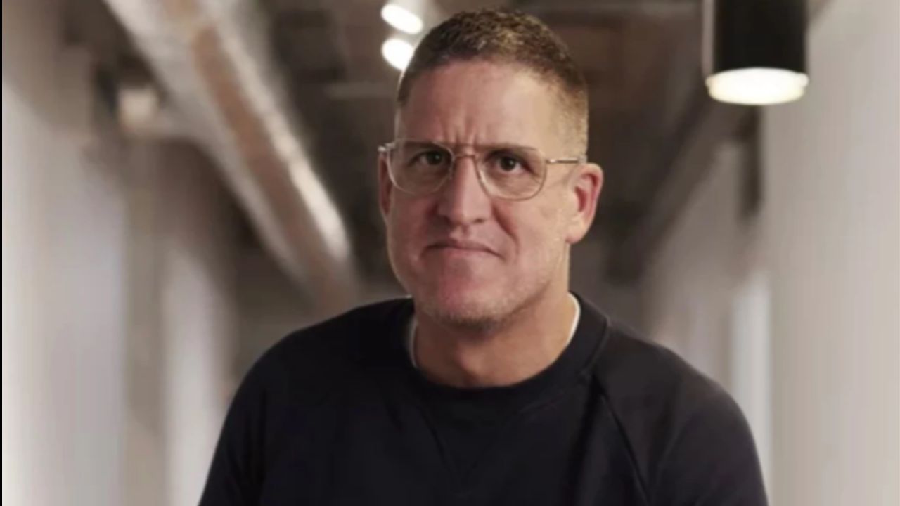 Tanınmış iş adamı Yunanıstanda qəzaya düşdü - Vəziyyəti ağırdır