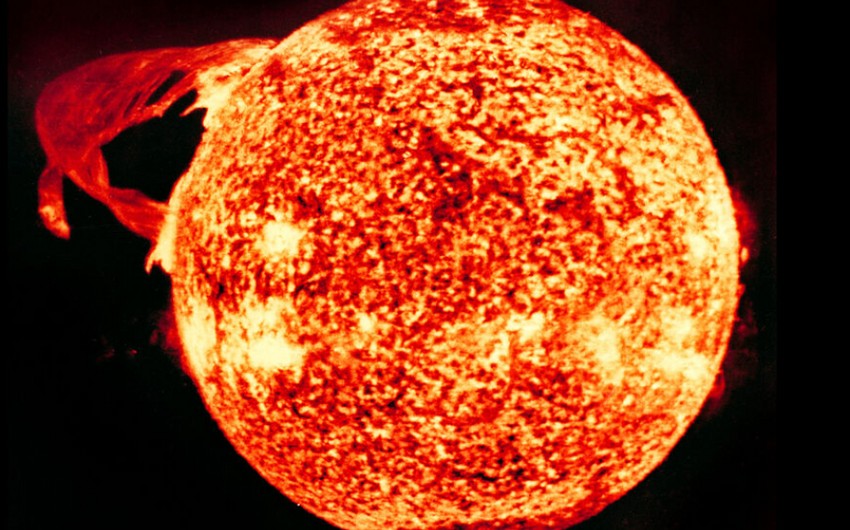 Günəşdə güclü partlayış baş verib