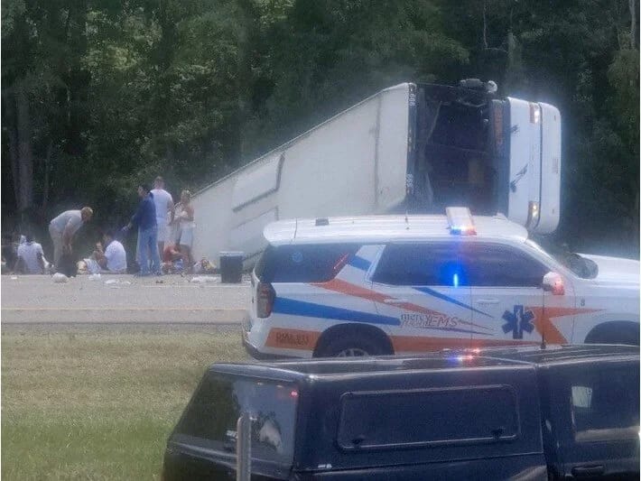 Nyu-Yorkda tur avtobusu aşıb: 5 nəfər ölüb