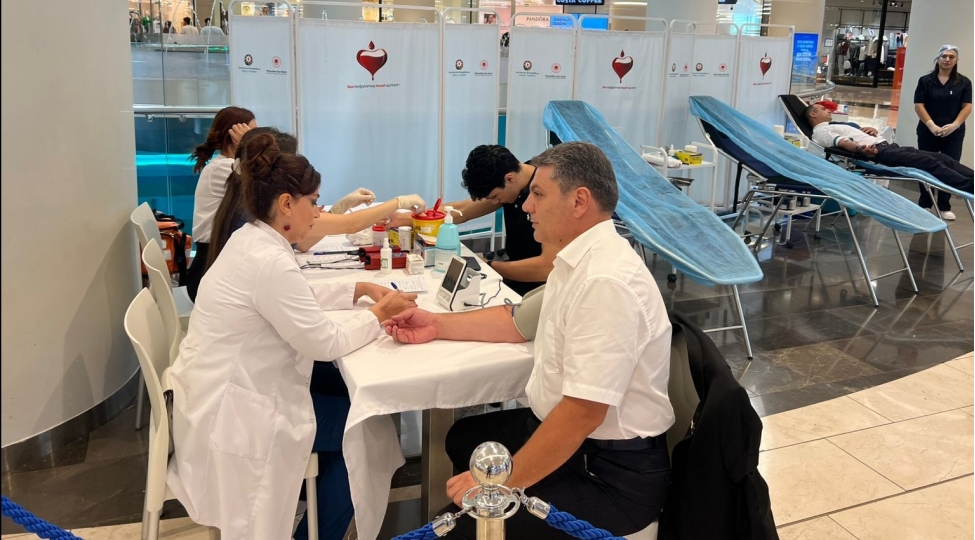 Könüllü qanvermə aksiyasında Milli Məclisin deputatı Məzahir Əfəndiyev də iştirak edib