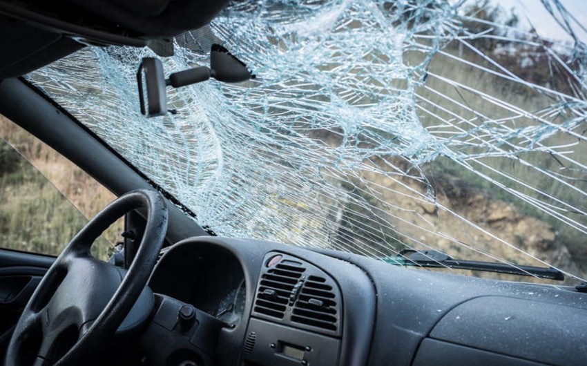 Goranboyda avtomobil aşıb, ölən və xəsarət alan var