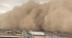 Qum fırtınası ABŞ-də hava limanına ziyan vurub