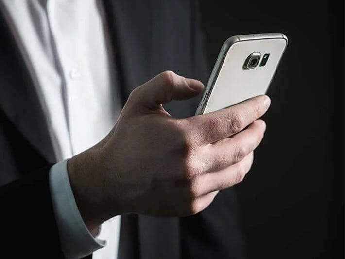 Yaponiya smartfon istifadəsini gündə iki saatla məhdudlaşdırmağı tövsiyə edir