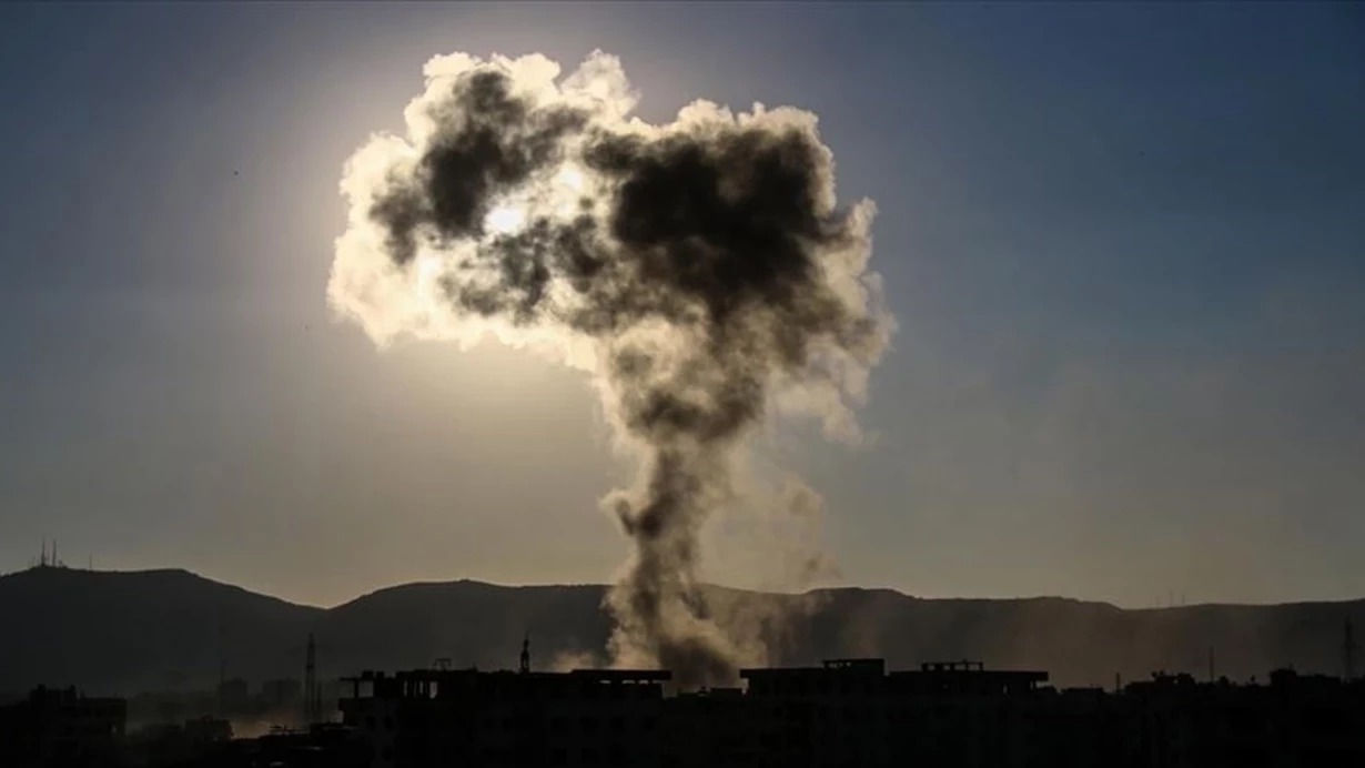 İsrail Şamı vurdu: 6 suriyalı əsgər öldü